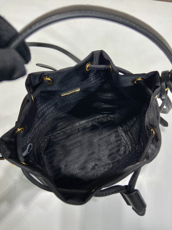 Pra*a bucket bag-15.5*19.5*10cm