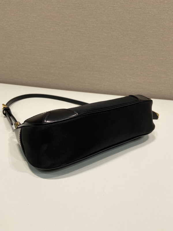 Pra*a re-edition bag-23.5*10*5cm