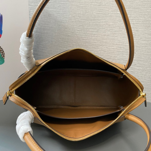 Pra*a leather handbag-28*18*11cm