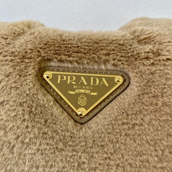 Pra*a woolen bucket bag-18*15.5*10cm