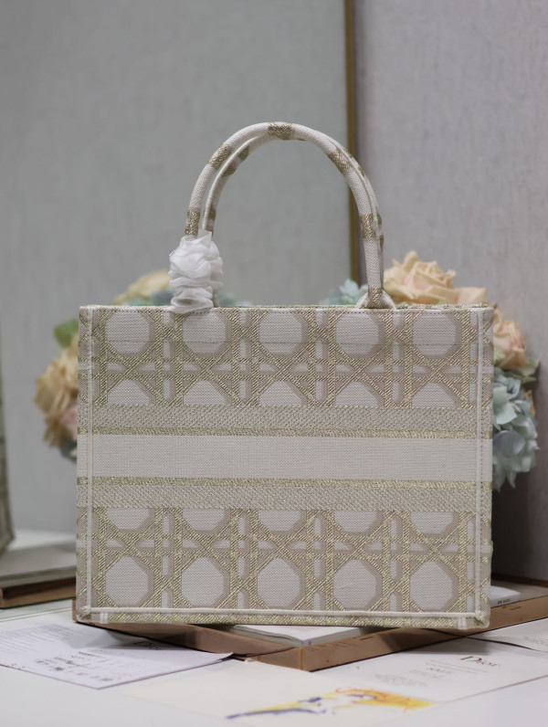 medium D*or book tote-36*18*28cm