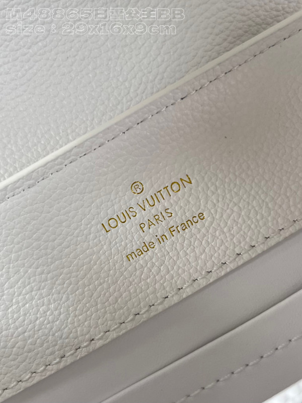 l**is V*t*n capucines bb-29*16.5*9cm