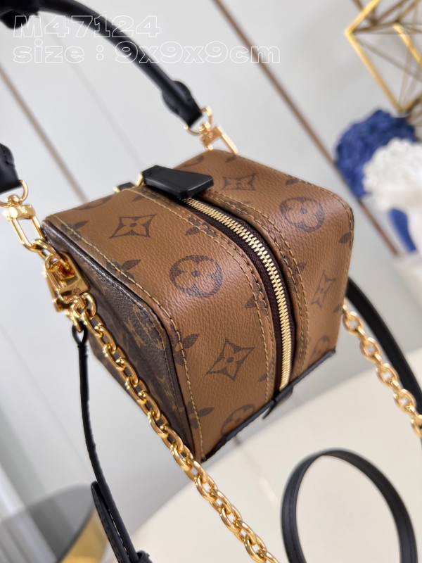 l**is V*t*n dice bag-9.5*9.5*9.5cm