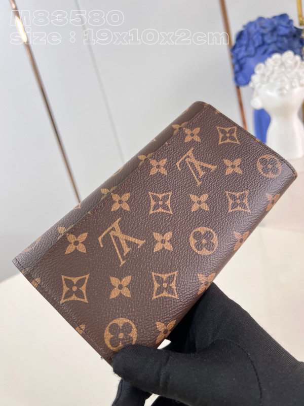 l**is V*t*n sarah wallet-19*10.5*2cm