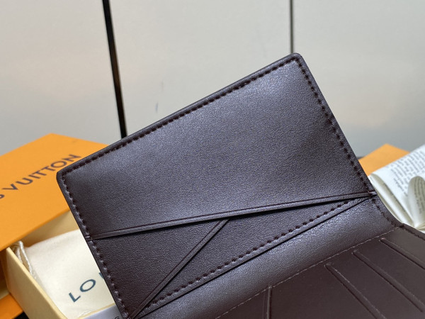 l**is V*t*n pocket organizer-7.5*11.1*1 cm