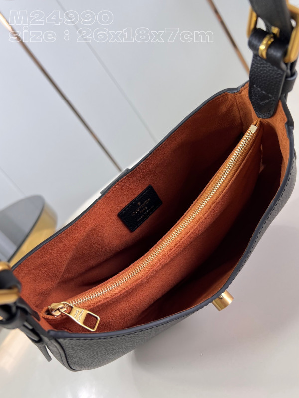 l**is V*t*n low key shoulder bag-26*18*7cm