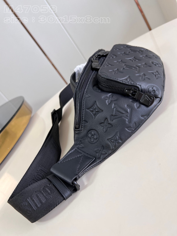 l**is V*t*n rush bumbag-30*15*8cm