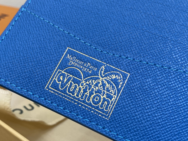 l**is V*t*n slender wallet-11*8.5*2cm