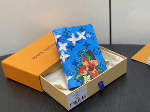 l**is V*t*n passport cover-10*14*2.5cm