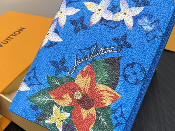 l**is V*t*n passport cover-10*14*2.5cm