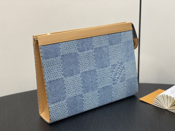 l**is V*t*n pochette voyage-27*21*6cm