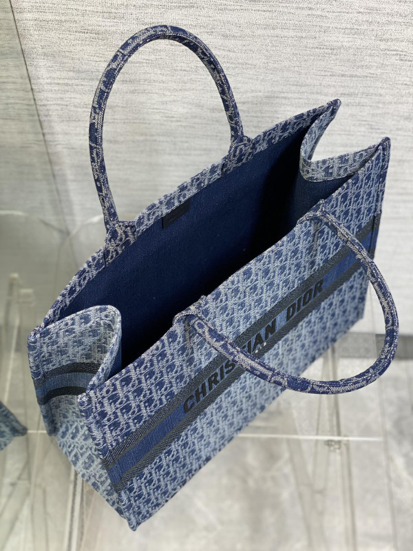 large D*or book tote-42*35*18.5cm