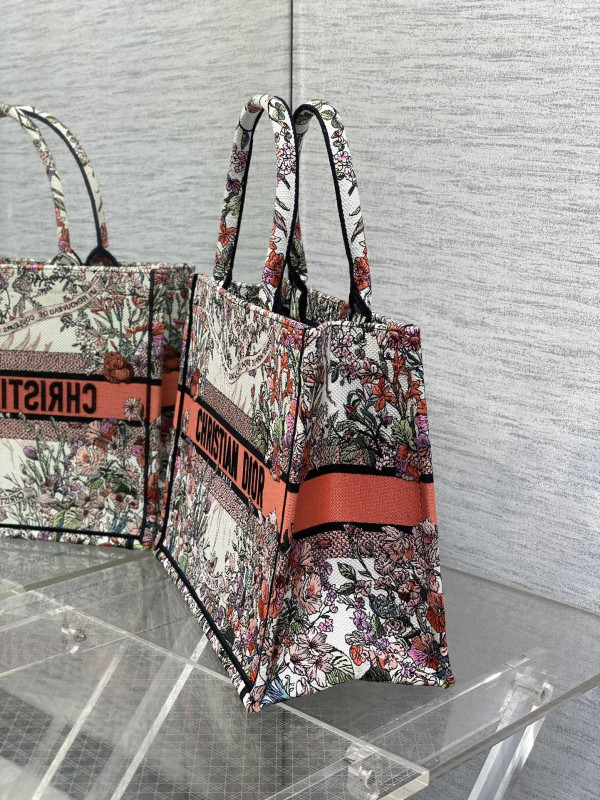 medium D*or book tote-36*18*28cm